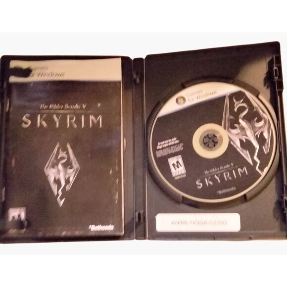 The Elder Scrolls V Skyrim PC Game Disc Windows Bethesda - Picture 2 of 8